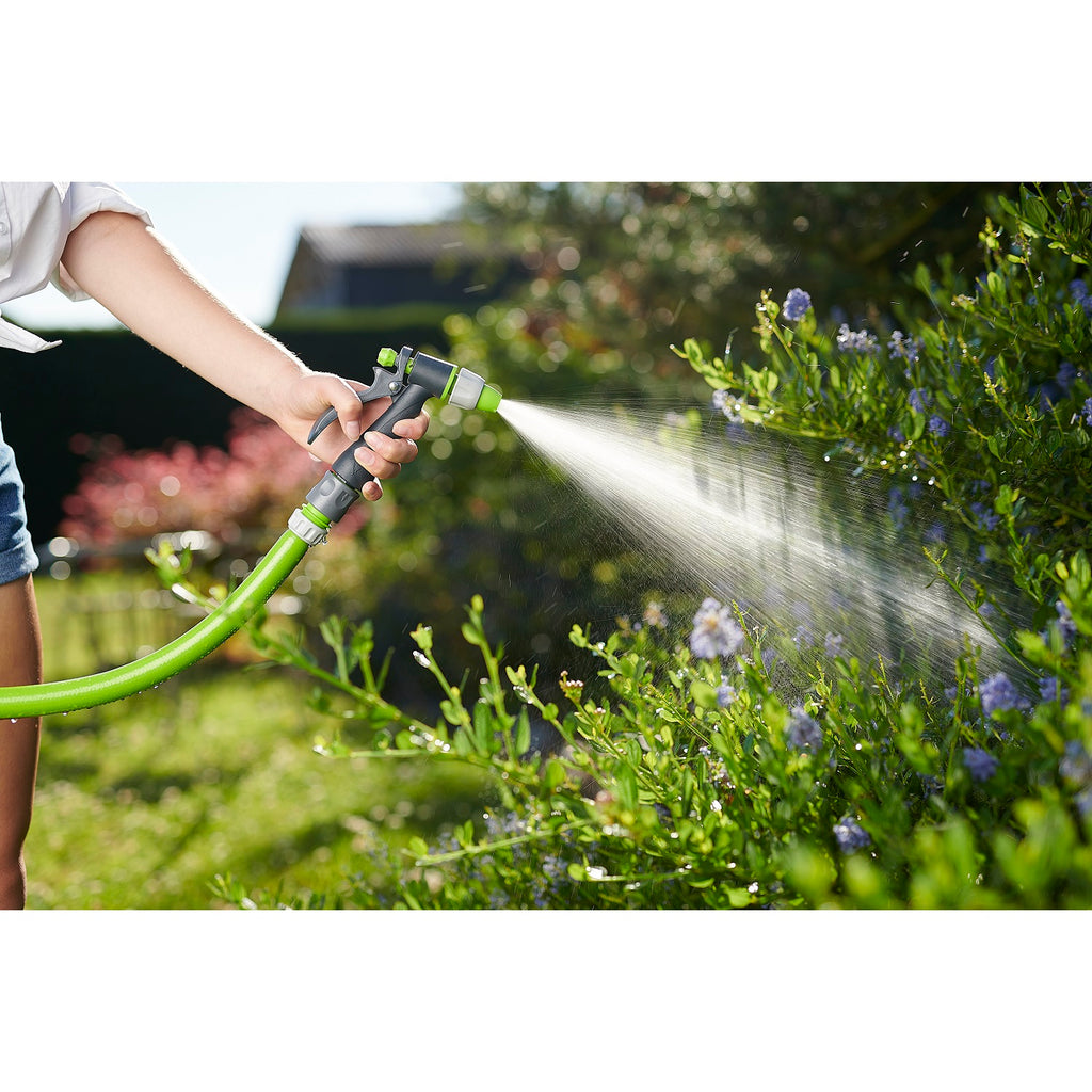 Pistolet d'arrosage jet réglable arrosage d'un jardin